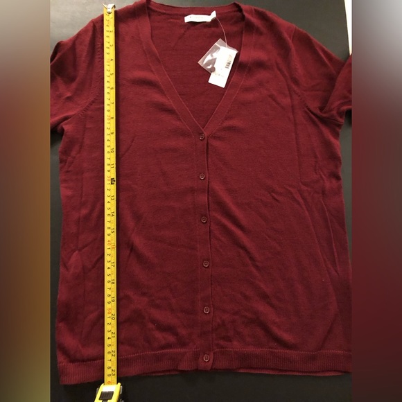 LOVELY REITMANS R-ESSENTIALS DEEP RED V-NECK CARDIGAN - Picture 8 of 13